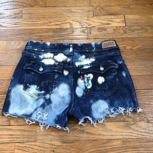 Levis Distressed Cut Off Denim Jean Shorts - Picture 4 of 4